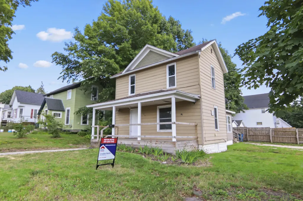 112 Howard Street Cadillac City MI 49601