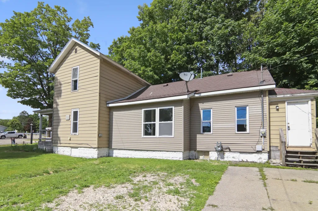 112 Howard Street Cadillac City MI 49601