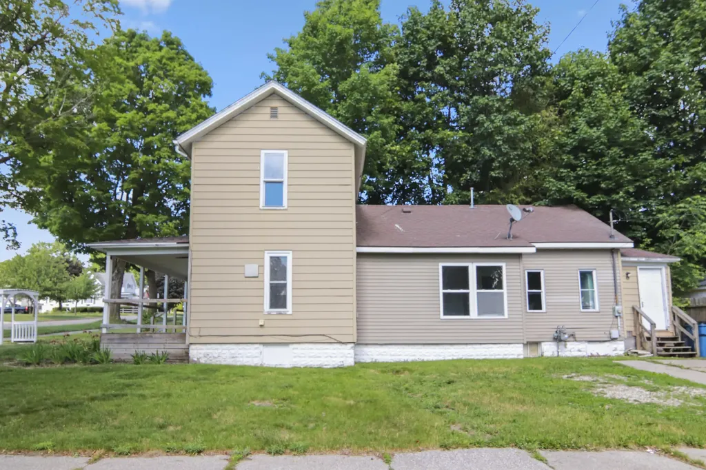 112 Howard Street Cadillac City MI 49601
