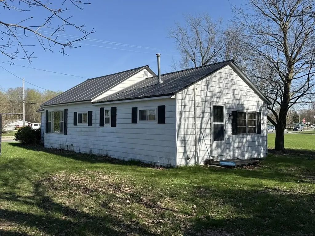 19789 30th Avenue Unknown City MI 49305