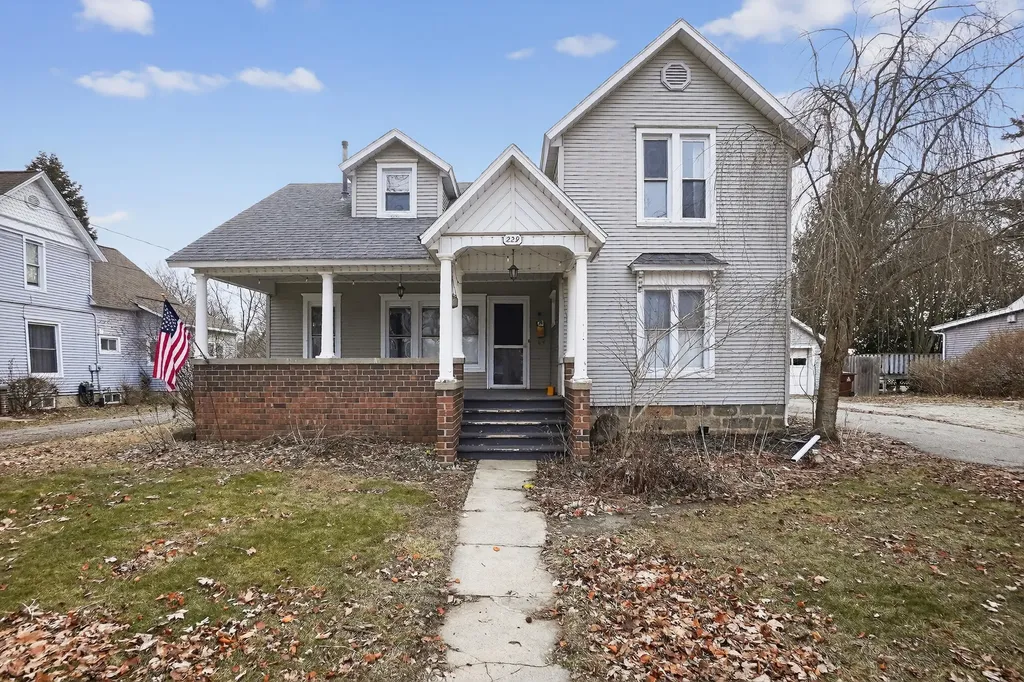 229 S Jeffery Street Ithaca City MI 48847