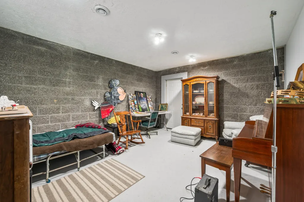 18470 195th Avenue Green Charter Township MI 49307