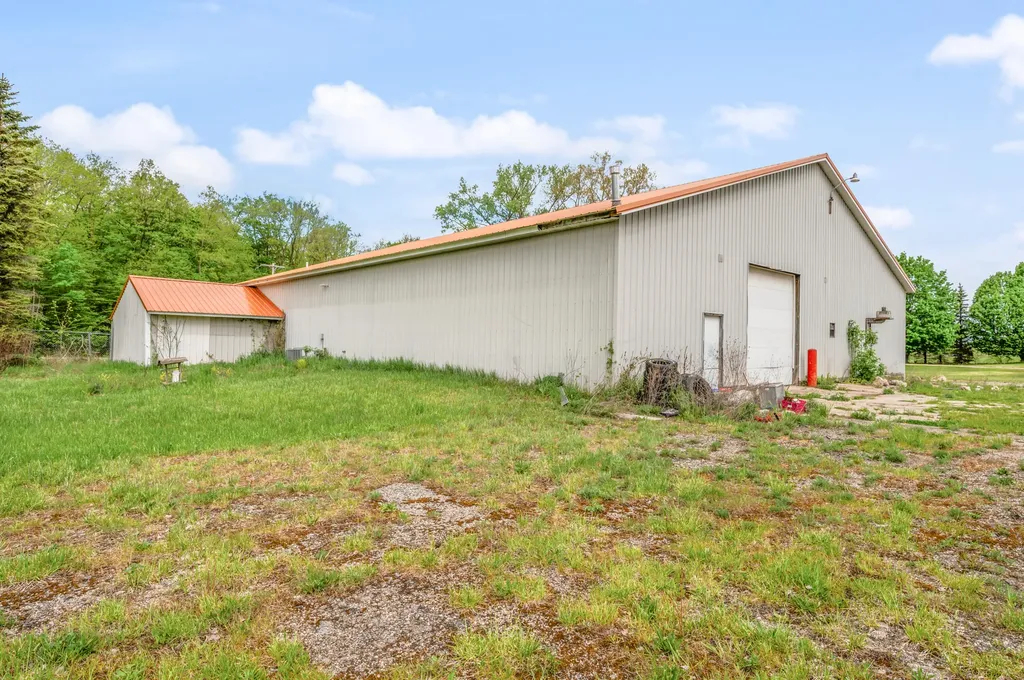 18470 195th Avenue Green Charter Township MI 49307