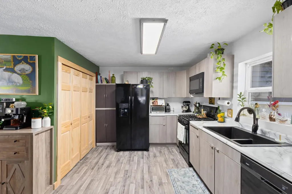 101 River Court St. Louis City MI 48880