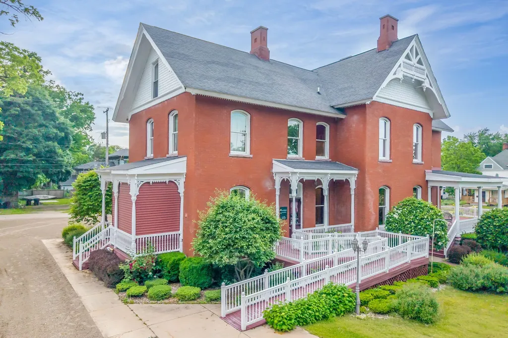 414 Maple Street Big Rapids City MI 49307