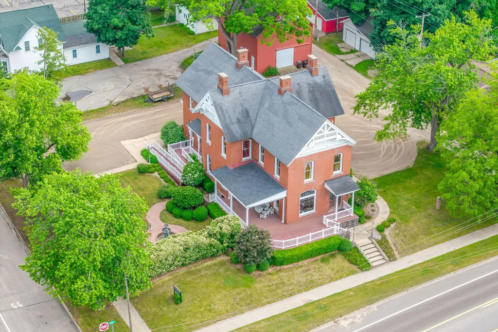 414 Maple Street Big Rapids City MI 49307