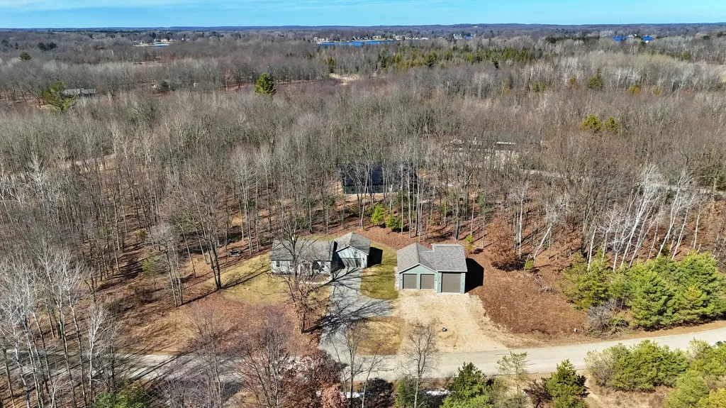 6076 Cedar Trace Morton Township MI 49346