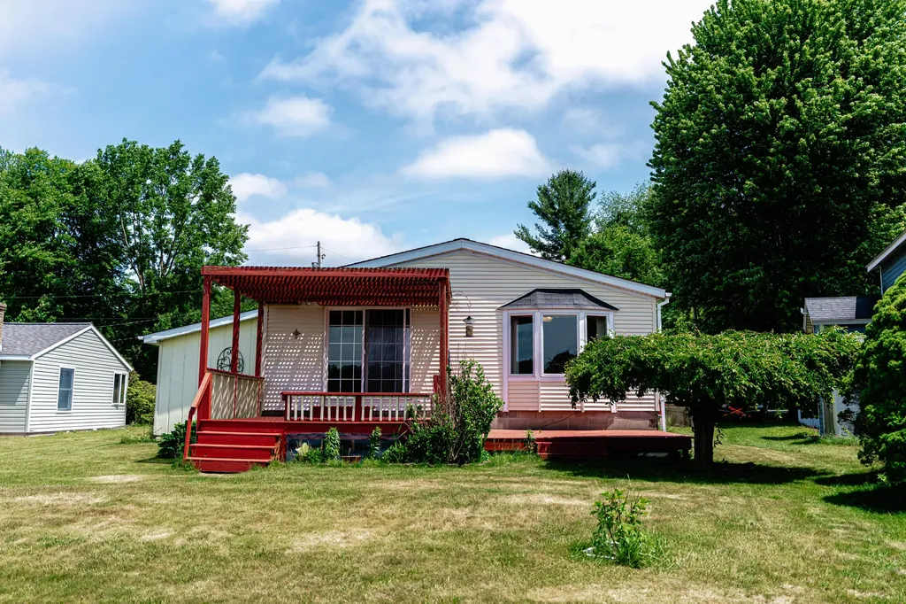 12515 S Rosemary Avenue Ashland Township MI 49327
