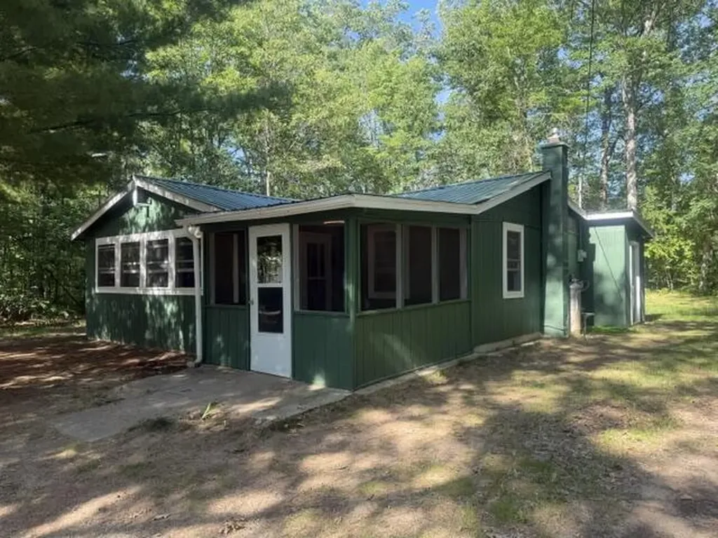 8966 N 26th Avenue Merrill Township MI 49309