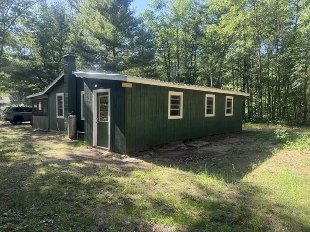 8966 N 26th Avenue Merrill Township MI 49309