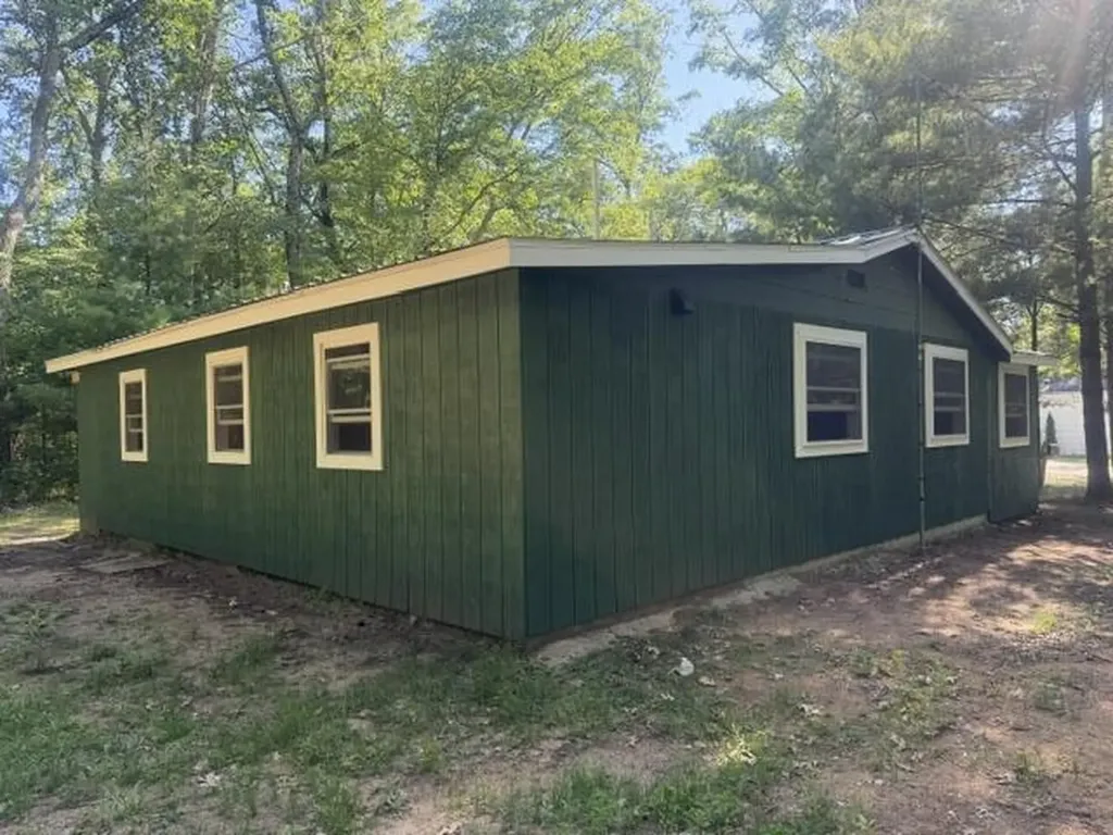 8966 N 26th Avenue Merrill Township MI 49309