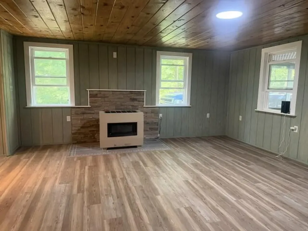 8966 N 26th Avenue Merrill Township MI 49309