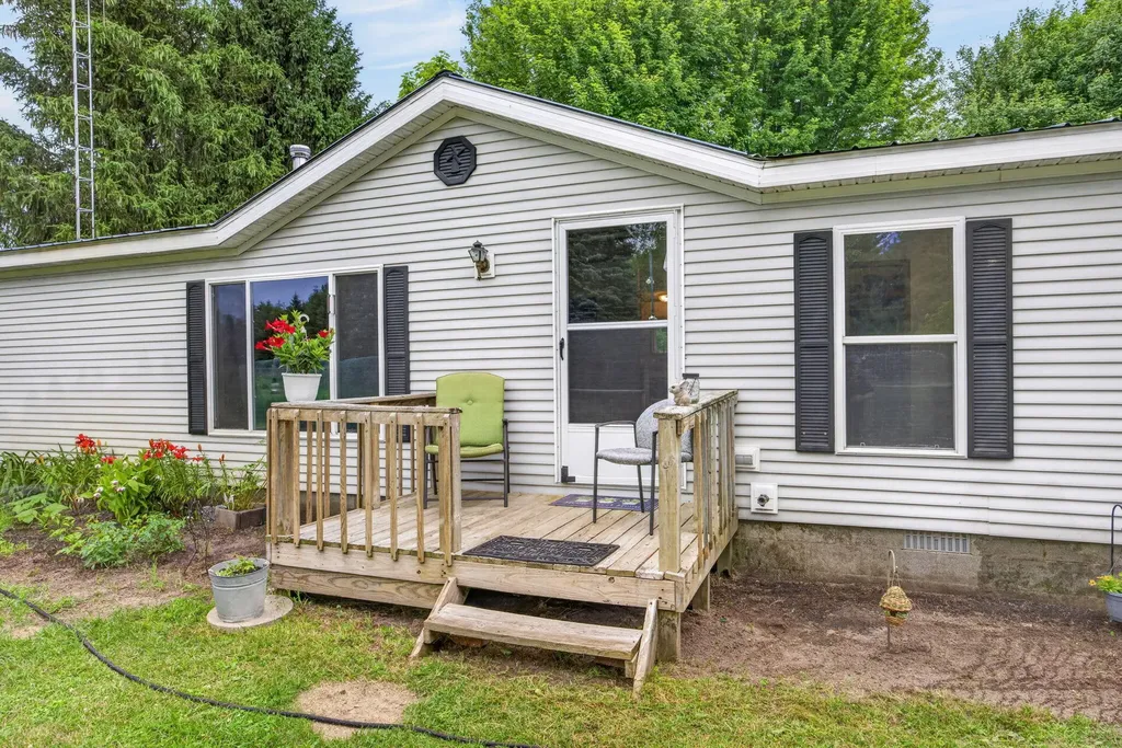 6178 Meredith Grade Road Franklin Township MI 48625