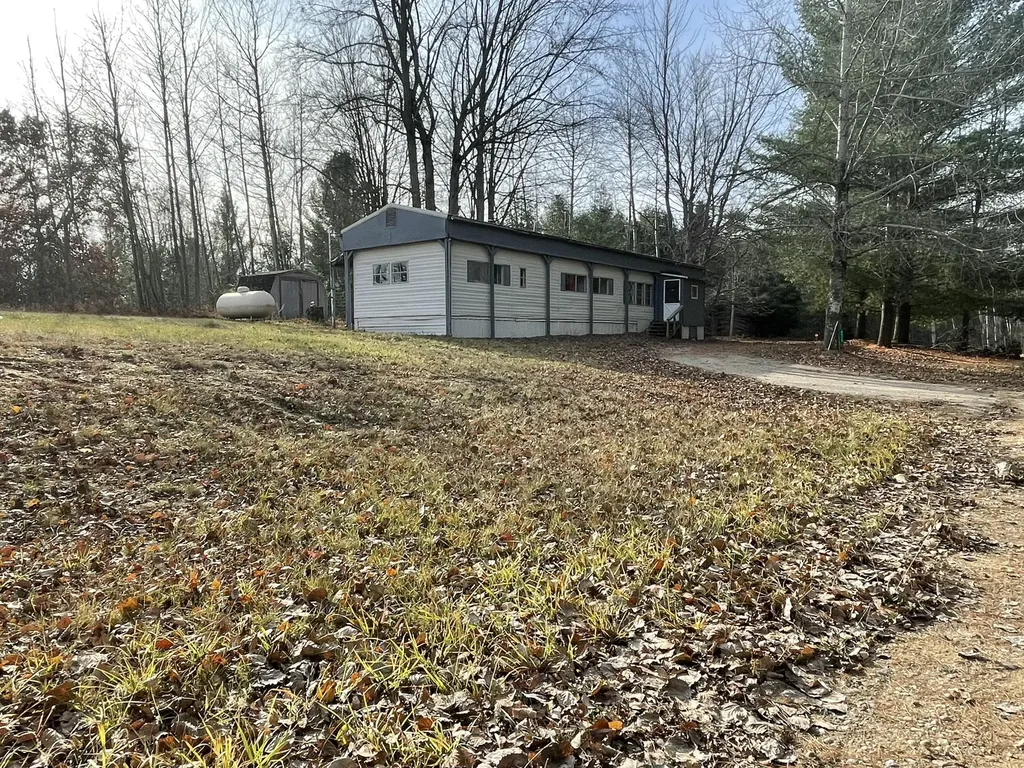 4979 21 Mile Road Marion Township MI 49665
