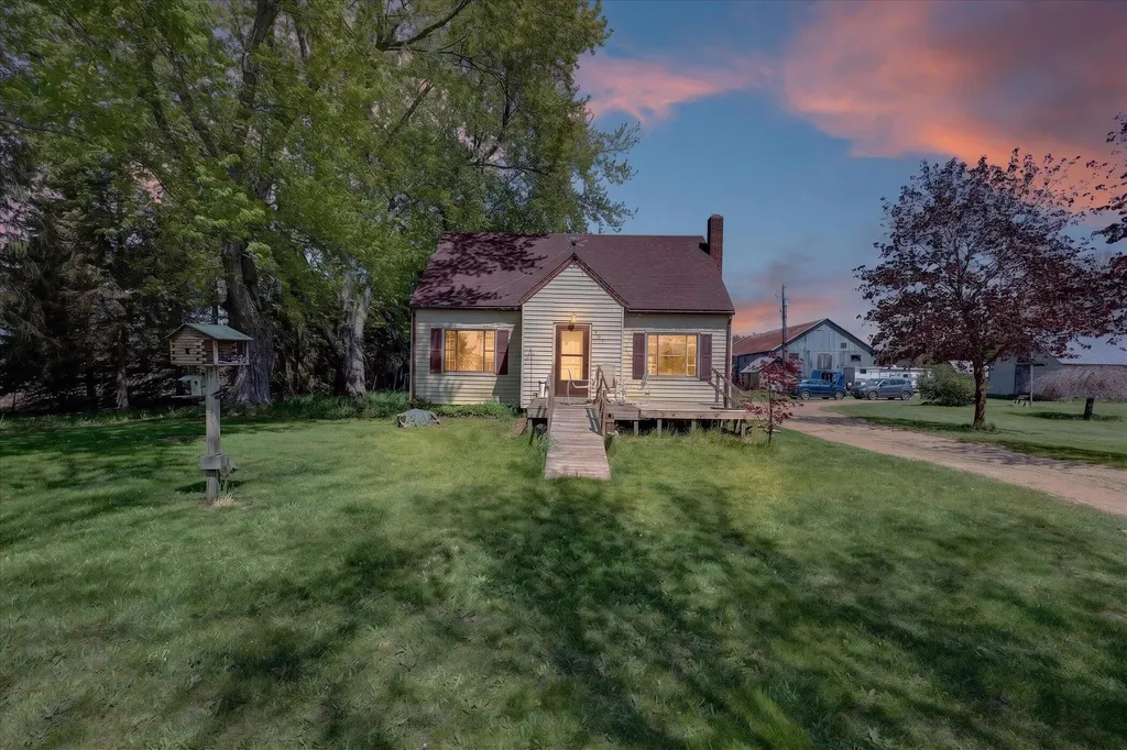 261 19 Mile Road NE Solon Township MI 49319