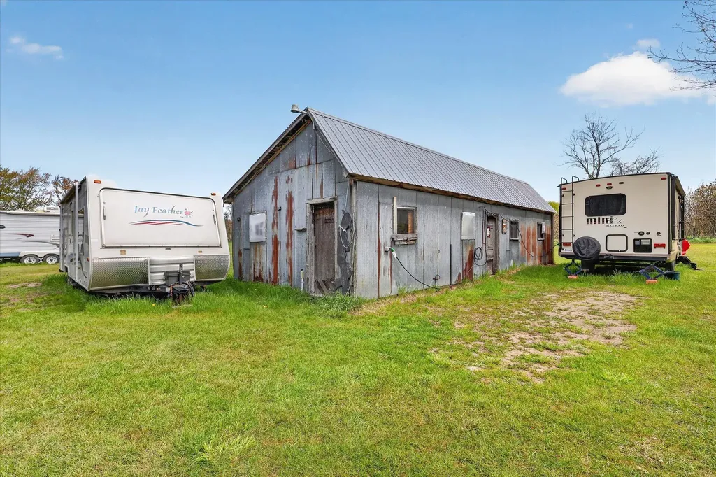 261 19 Mile Road NE Solon Township MI 49319
