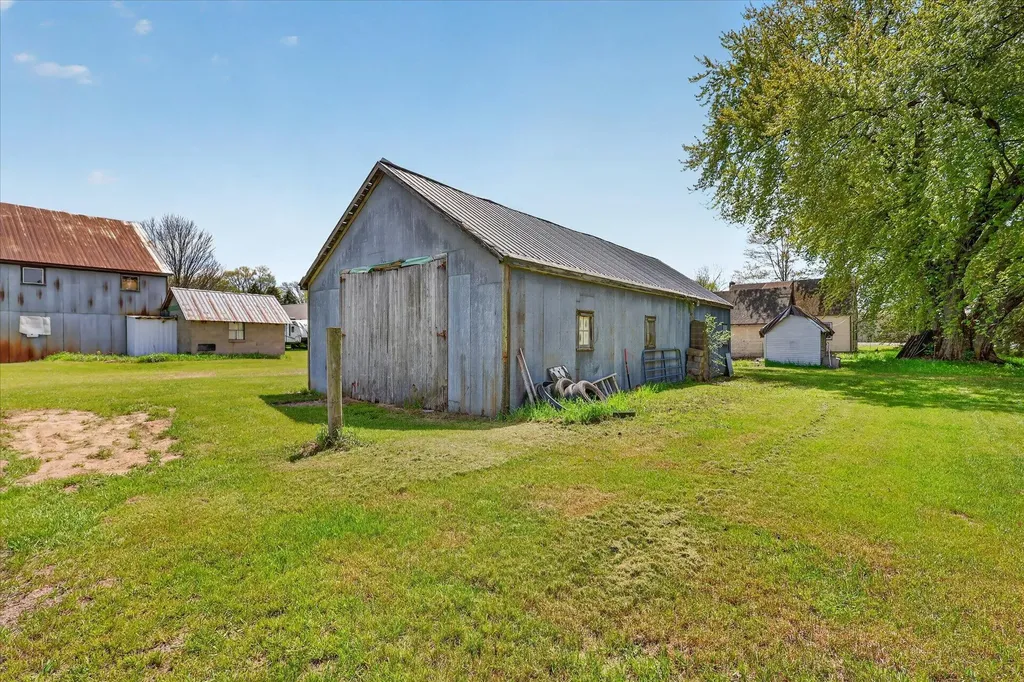 261 19 Mile Road NE Solon Township MI 49319
