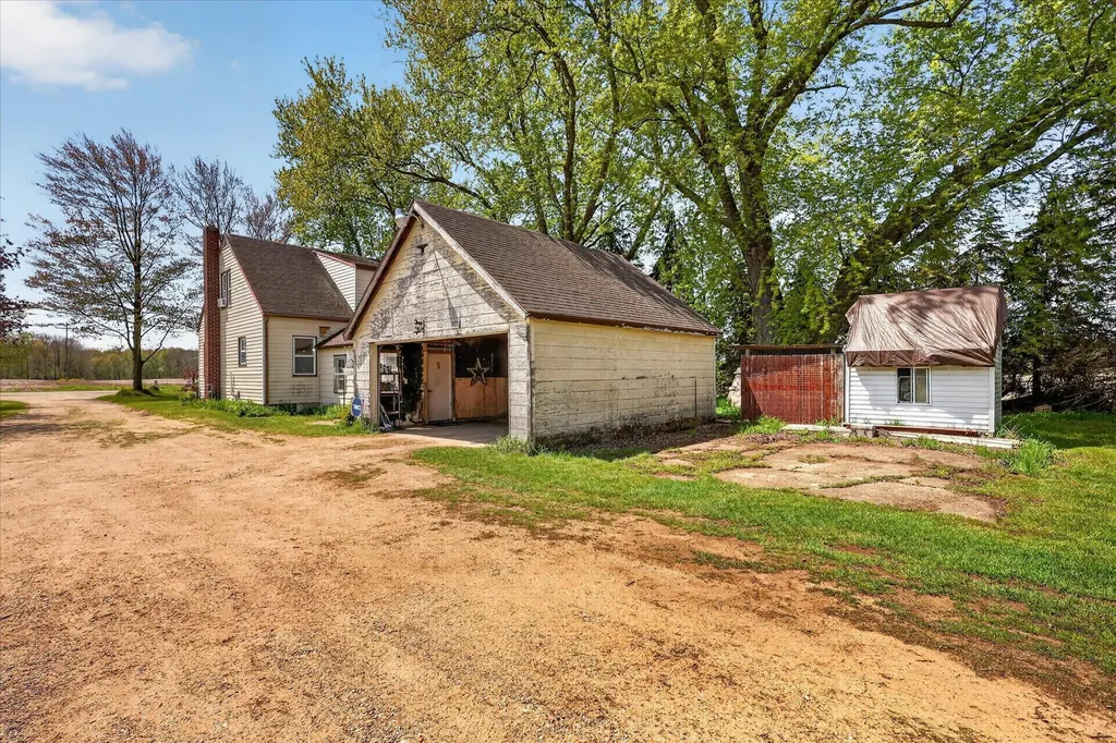 261 19 Mile Road NE Solon Township MI 49319