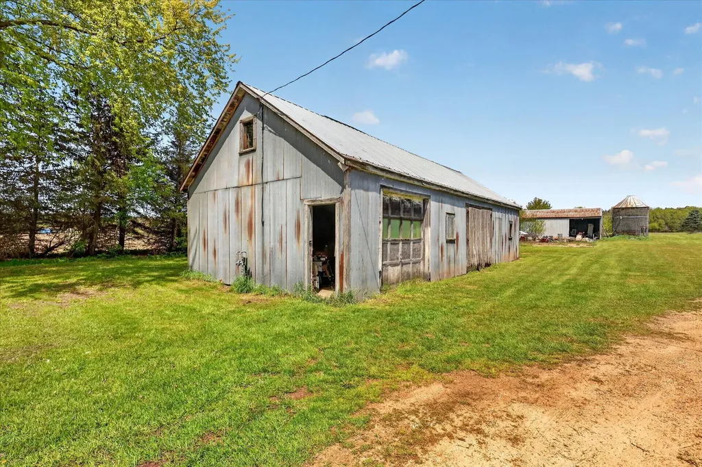 261 19 Mile Road NE Solon Township MI 49319