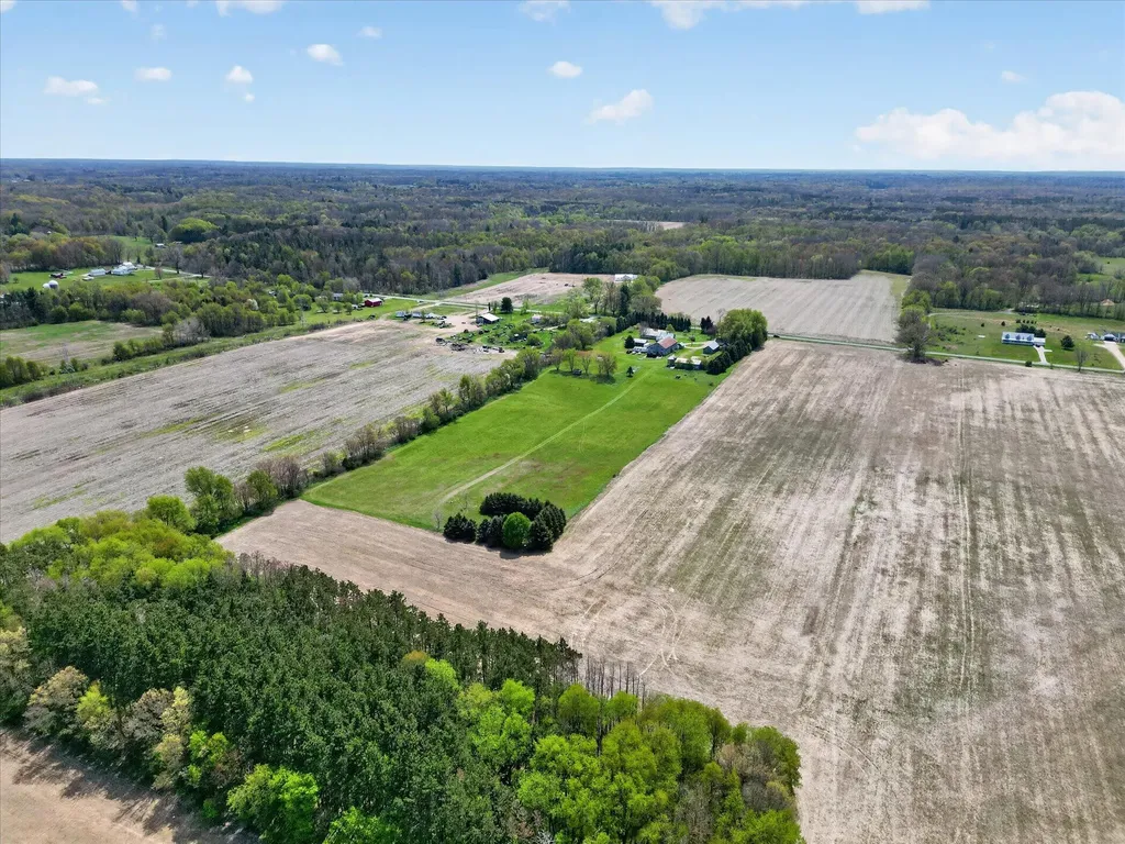 261 19 Mile Road NE Solon Township MI 49319