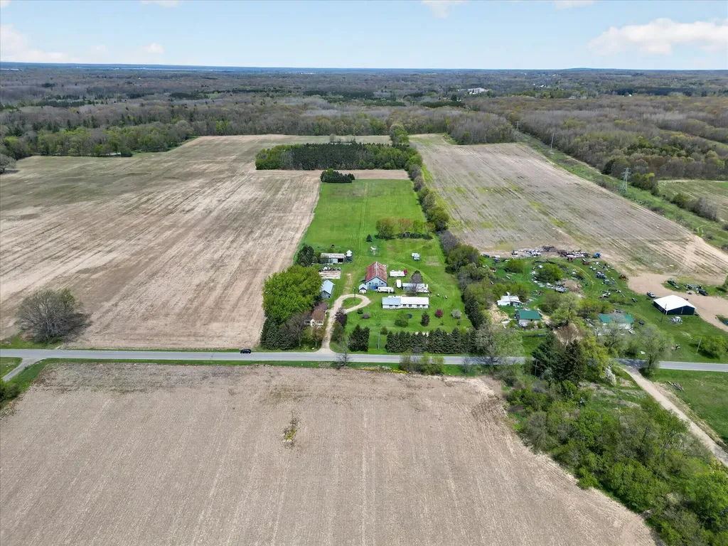 261 19 Mile Road NE Solon Township MI 49319