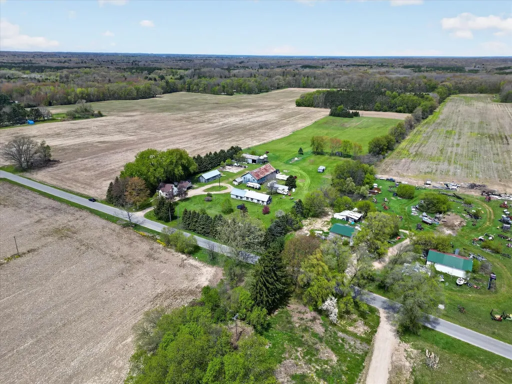 261 19 Mile Road NE Solon Township MI 49319