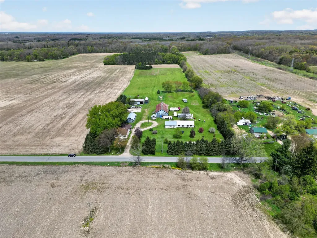 261 19 Mile Road NE Solon Township MI 49319