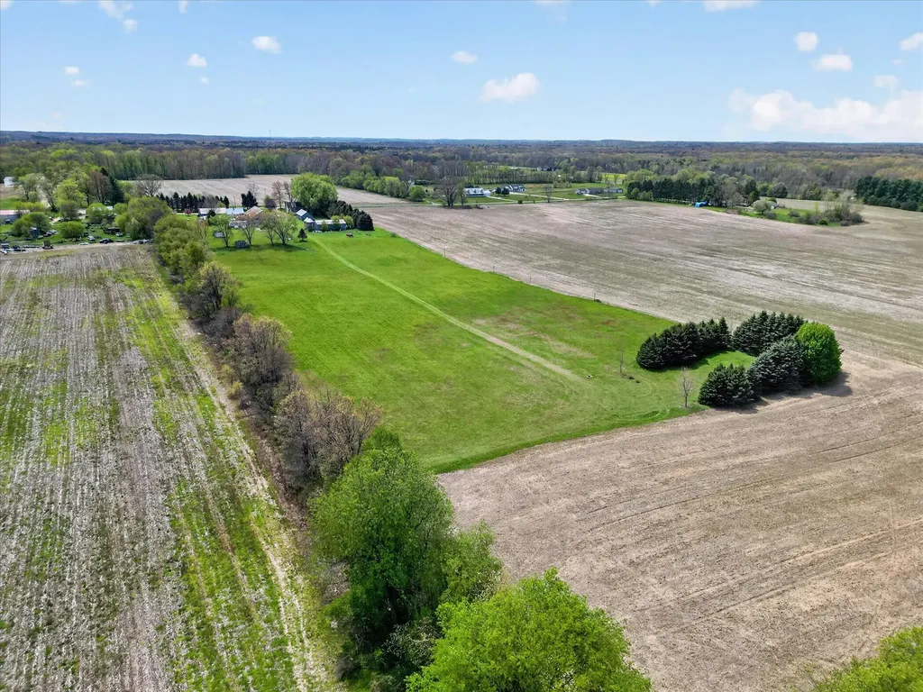 261 19 Mile Road NE Solon Township MI 49319