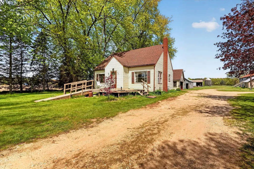 261 19 Mile Road NE Solon Township MI 49319