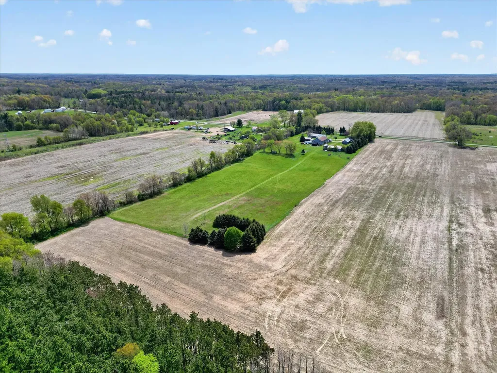 261 19 Mile Road NE Solon Township MI 49319