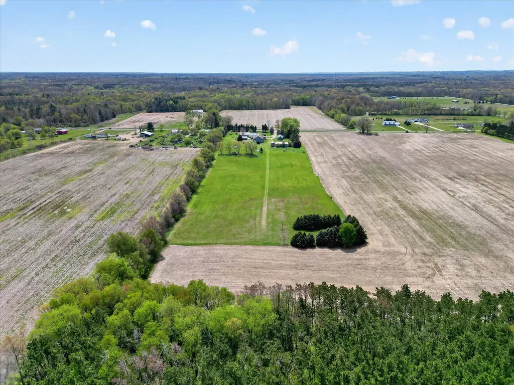 261 19 Mile Road NE Solon Township MI 49319