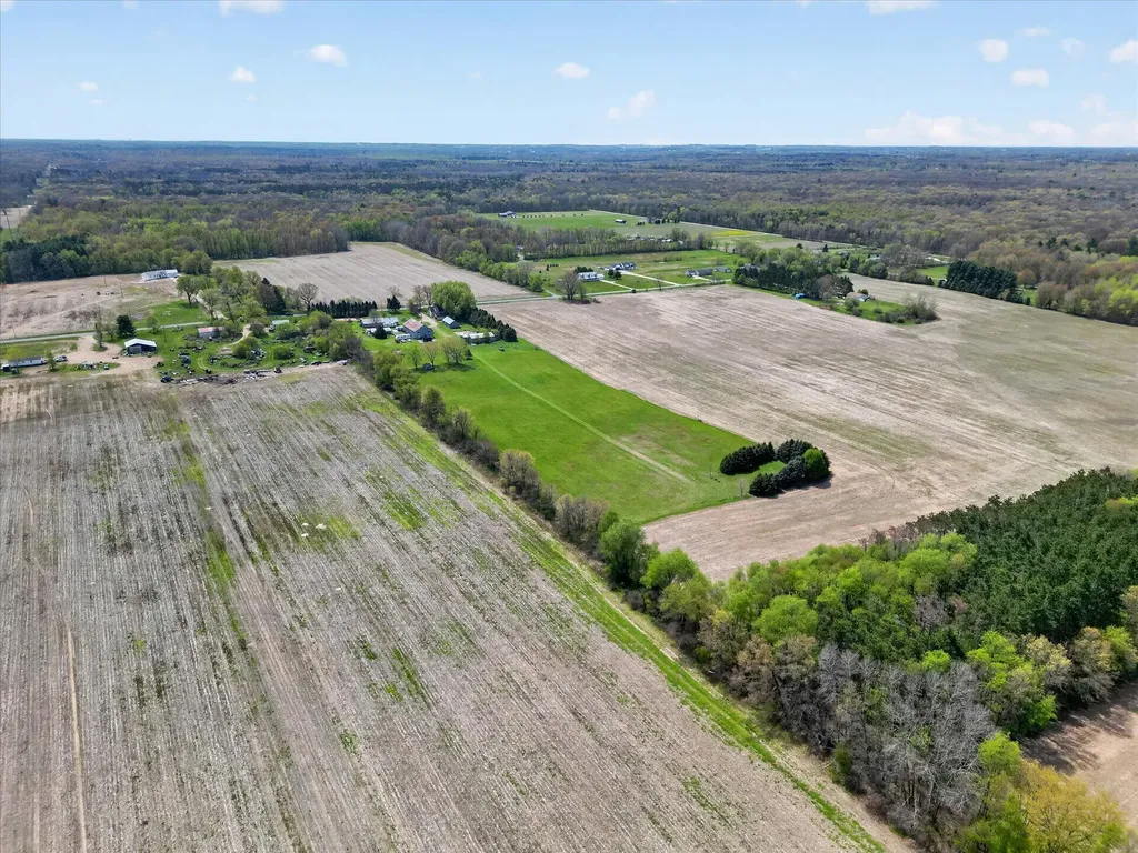 261 19 Mile Road NE Solon Township MI 49319