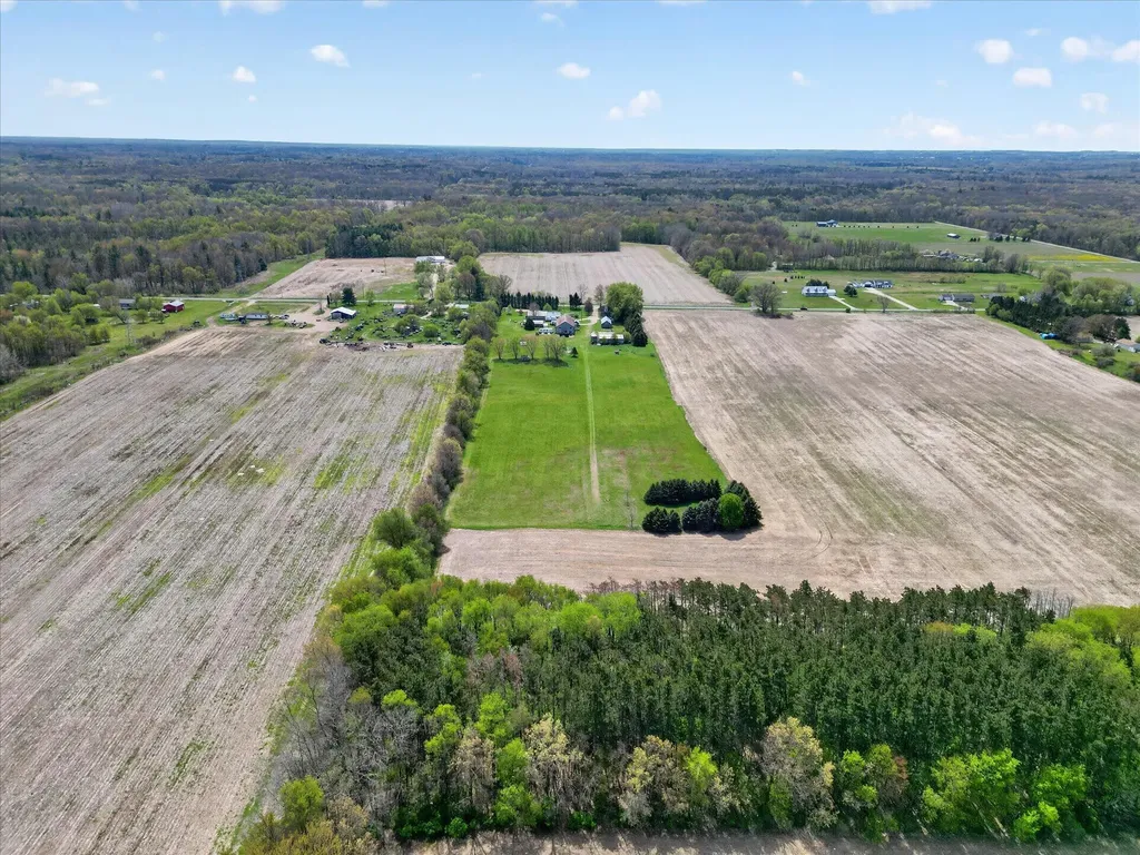 261 19 Mile Road NE Solon Township MI 49319