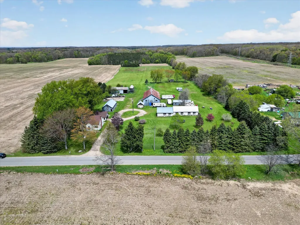 261 19 Mile Road NE Solon Township MI 49319