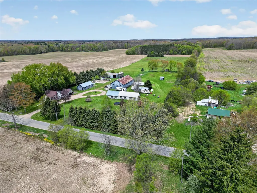 261 19 Mile Road NE Solon Township MI 49319