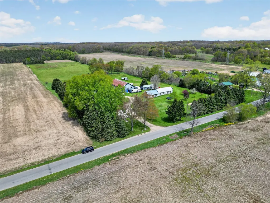 261 19 Mile Road NE Solon Township MI 49319