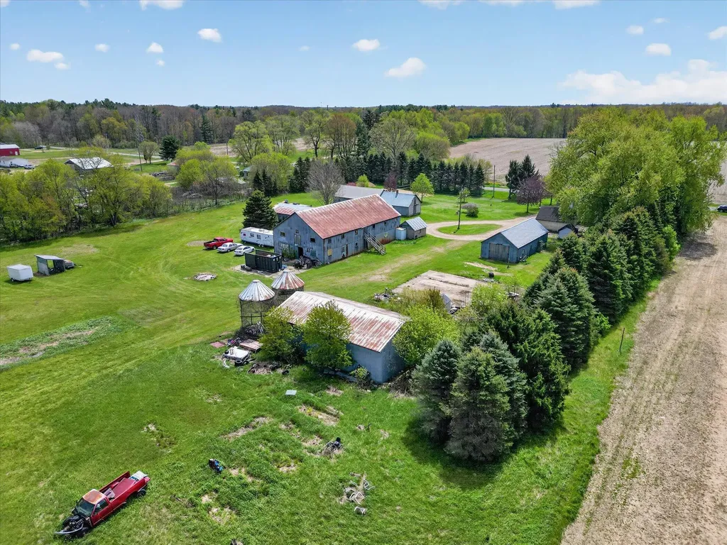 261 19 Mile Road NE Solon Township MI 49319