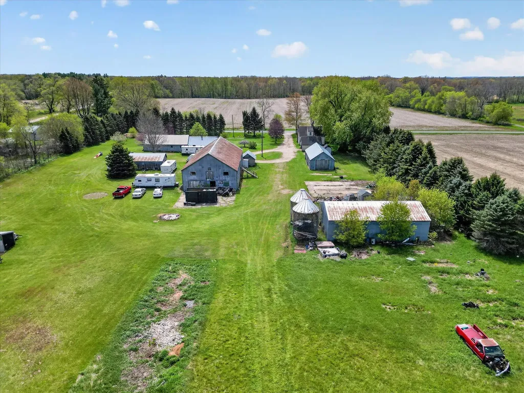 261 19 Mile Road NE Solon Township MI 49319