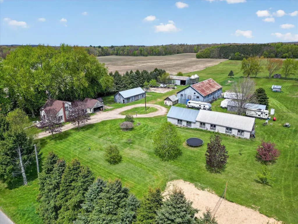 261 19 Mile Road NE Solon Township MI 49319