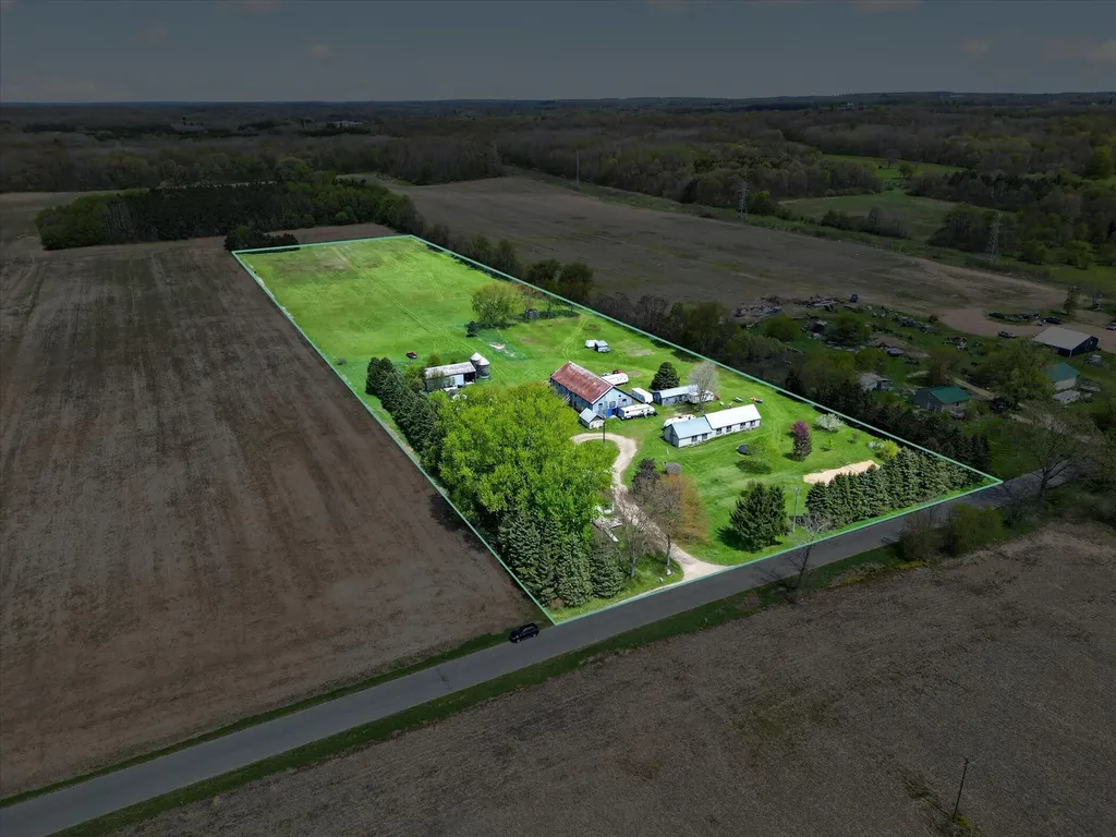 261 19 Mile Road NE Solon Township MI 49319