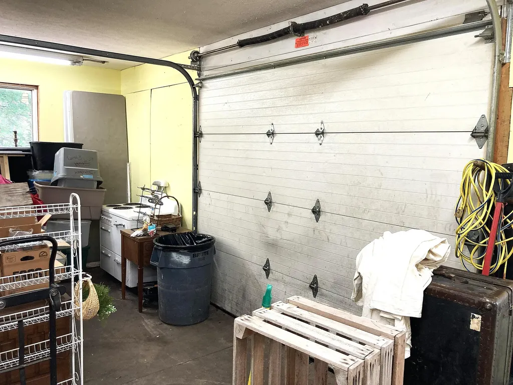 70 W Howard City-edmore Belvidere Township MI 48829