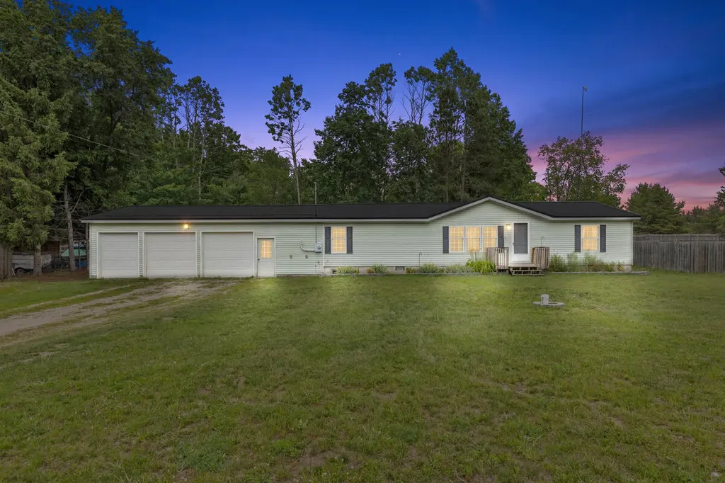 18720 Stonehouse Road Green Charter Township MI 49639