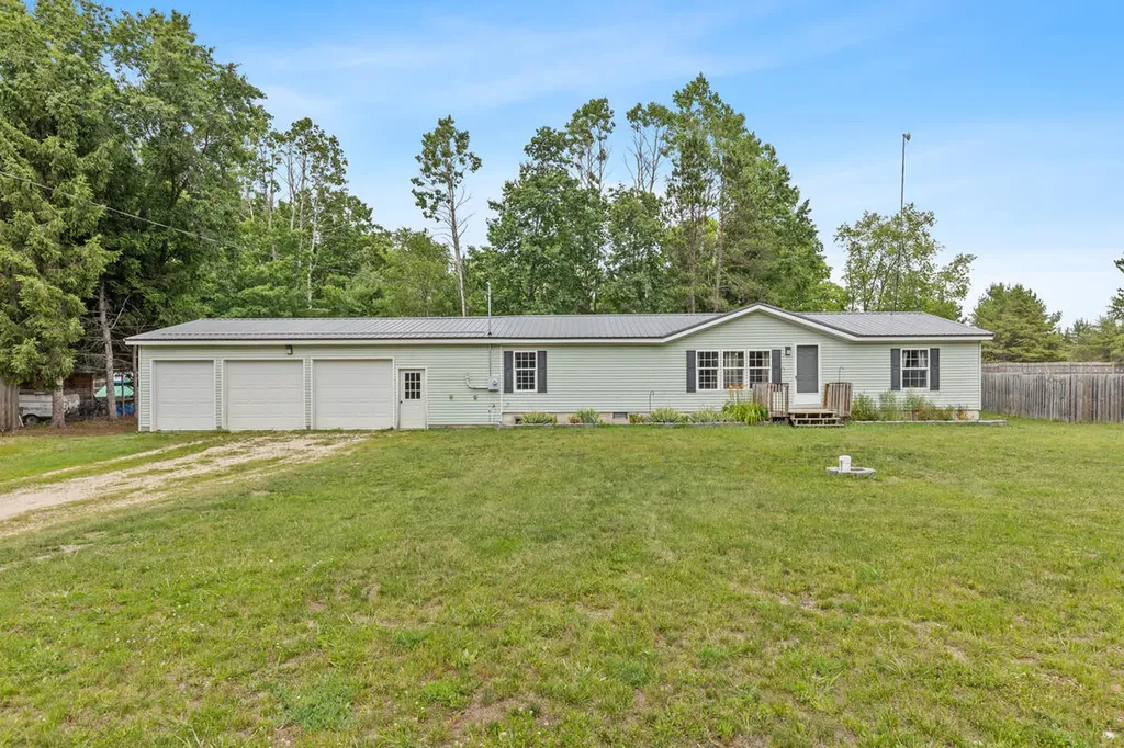 18720 Stonehouse Road Green Charter Township MI 49639