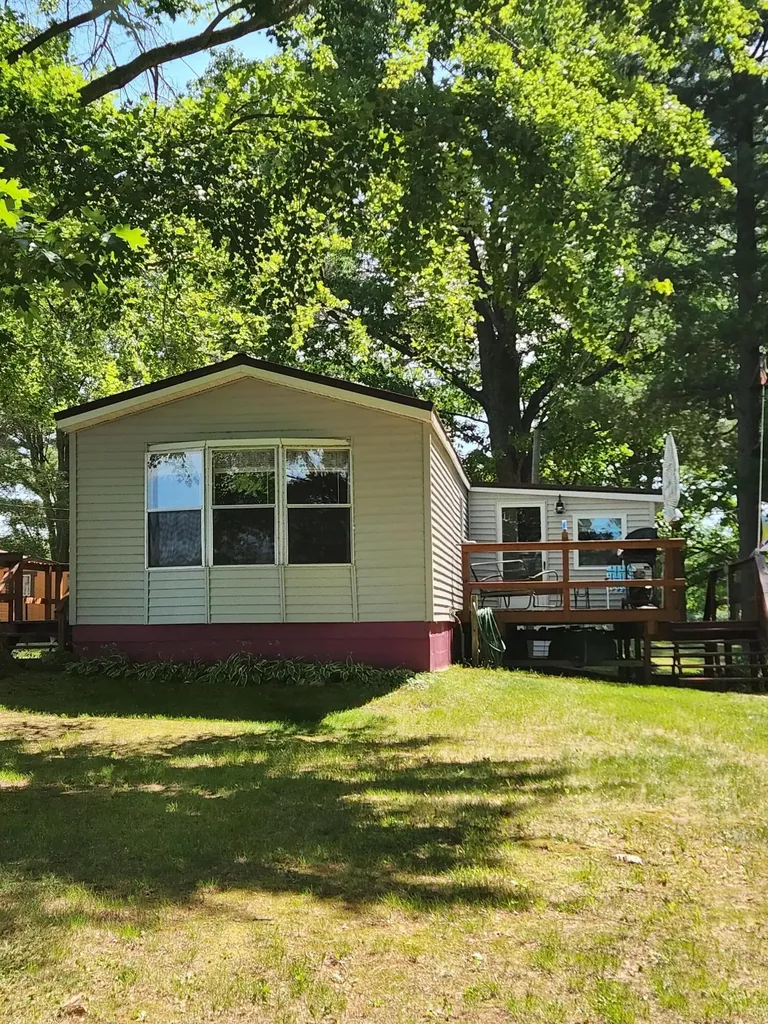 3473 N Shore Drive Orient Township MI 49679