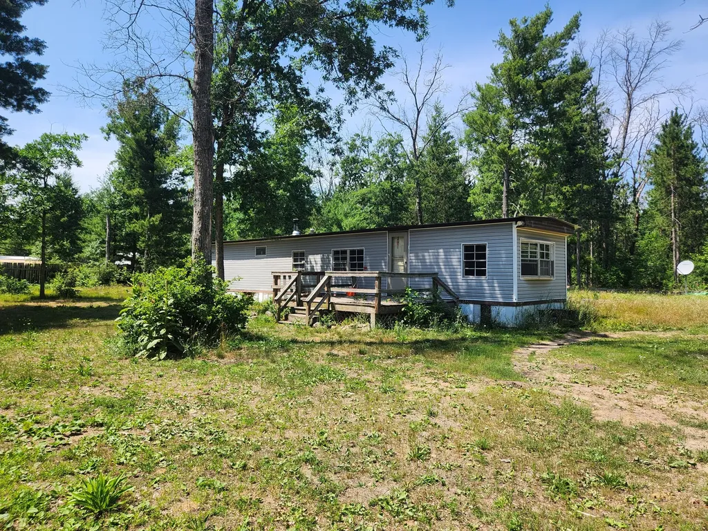8253 S Washington Avenue Pleasant Plains Township MI 49304