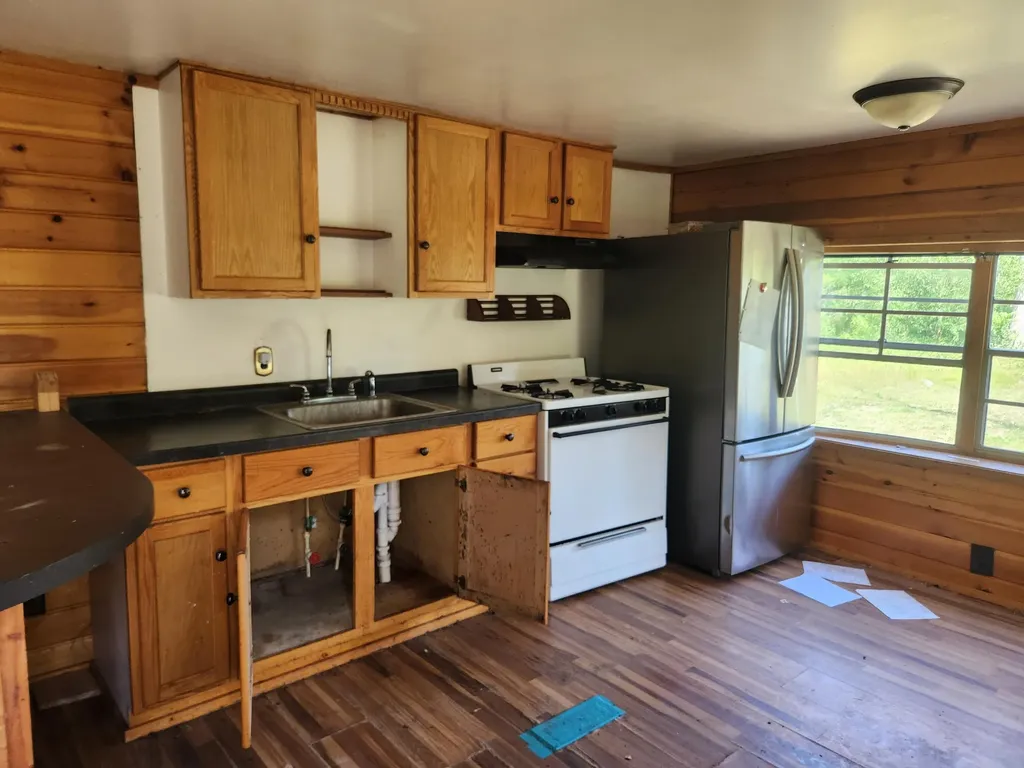 8253 S Washington Avenue Pleasant Plains Township MI 49304