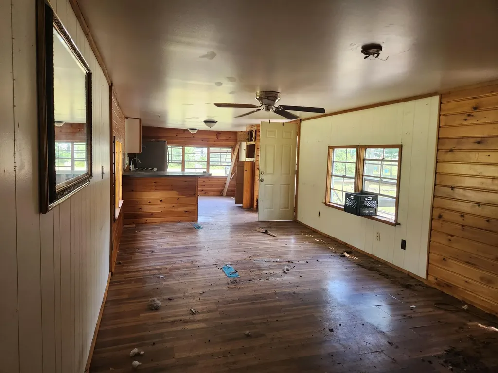 8253 S Washington Avenue Pleasant Plains Township MI 49304