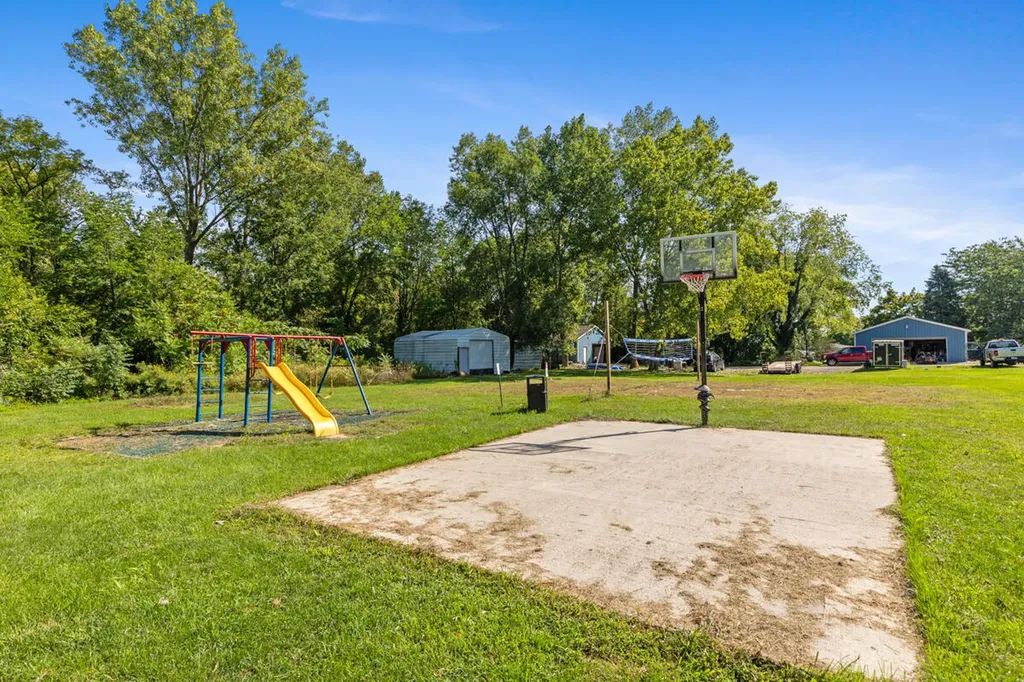 8787 Country View Drive NW Alpine Township MI 49345