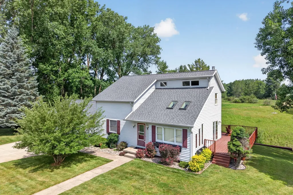11520 N Lookout Ridge Morton Township MI 49346