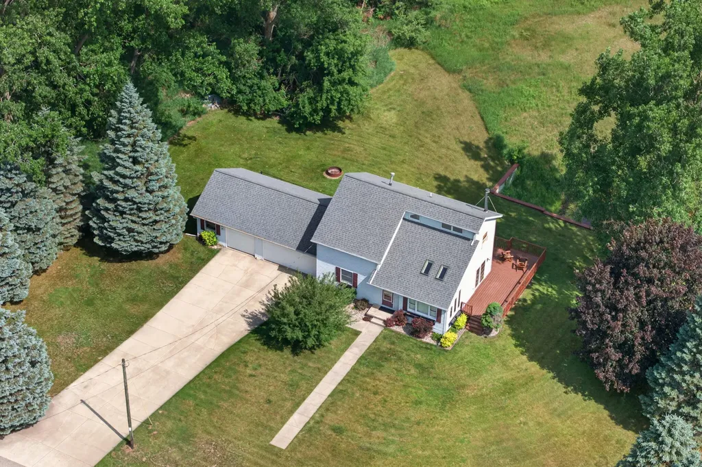 11520 N Lookout Ridge Morton Township MI 49346
